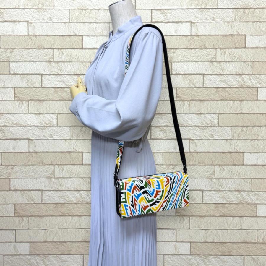 FENDI（フェンディ） ヴァーティゴ ズッカ ショルダーバッグ レザー 