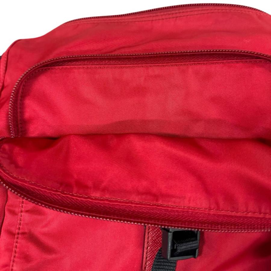 PRADA（プラダ） ショルダーバッグ ナイロン レッド ユニセックス 中古