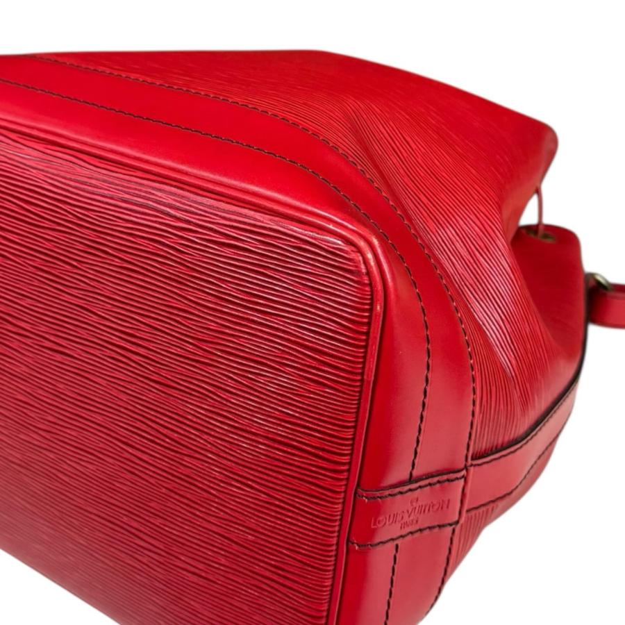 LOUIS VUITTON（ルイ・ヴィトン） ノエ エピ ショルダーバッグ