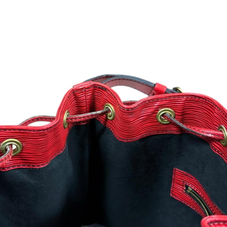 LOUIS VUITTON（ルイ・ヴィトン） ノエ エピ ショルダーバッグ