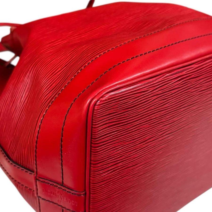 LOUIS VUITTON（ルイ・ヴィトン） ノエ エピ ショルダーバッグ