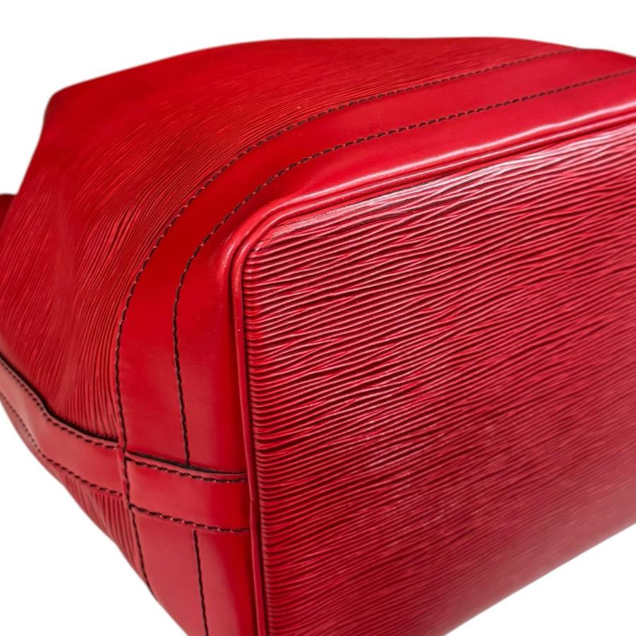 LOUIS VUITTON（ルイ・ヴィトン） ノエ エピ ショルダーバッグ
