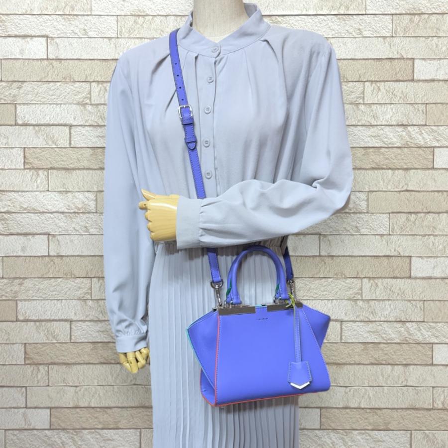 FENDI フェンディ プチトロワジュール ショルダーバッグ レザー FENDI フェンディ プチトロワジュール ショルダーバッグ レザー