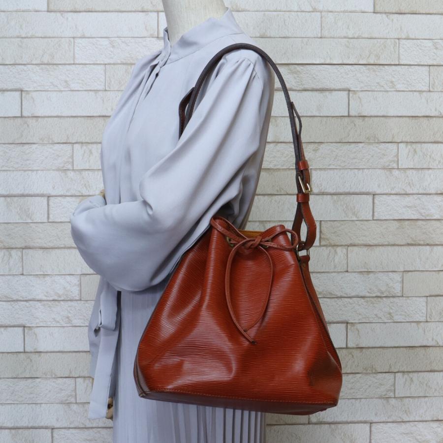 LOUIS VUITTON ルイヴィトン プチノエ エピ ショルダーバッグ