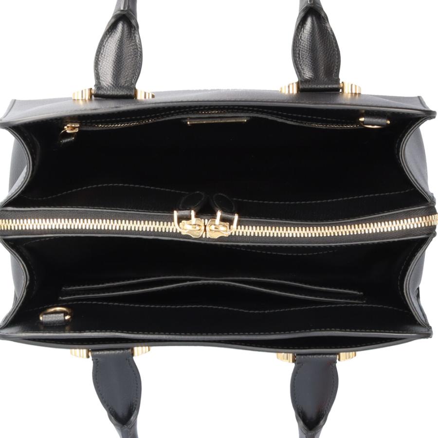 サルヴァトーレフェラガモ ショルダーバッグ レザー ブラック