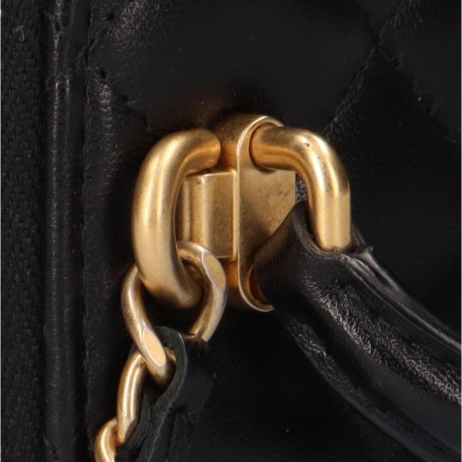CHANEL（シャネル） スモールバニティ マトラッセ ショルダーバッグ