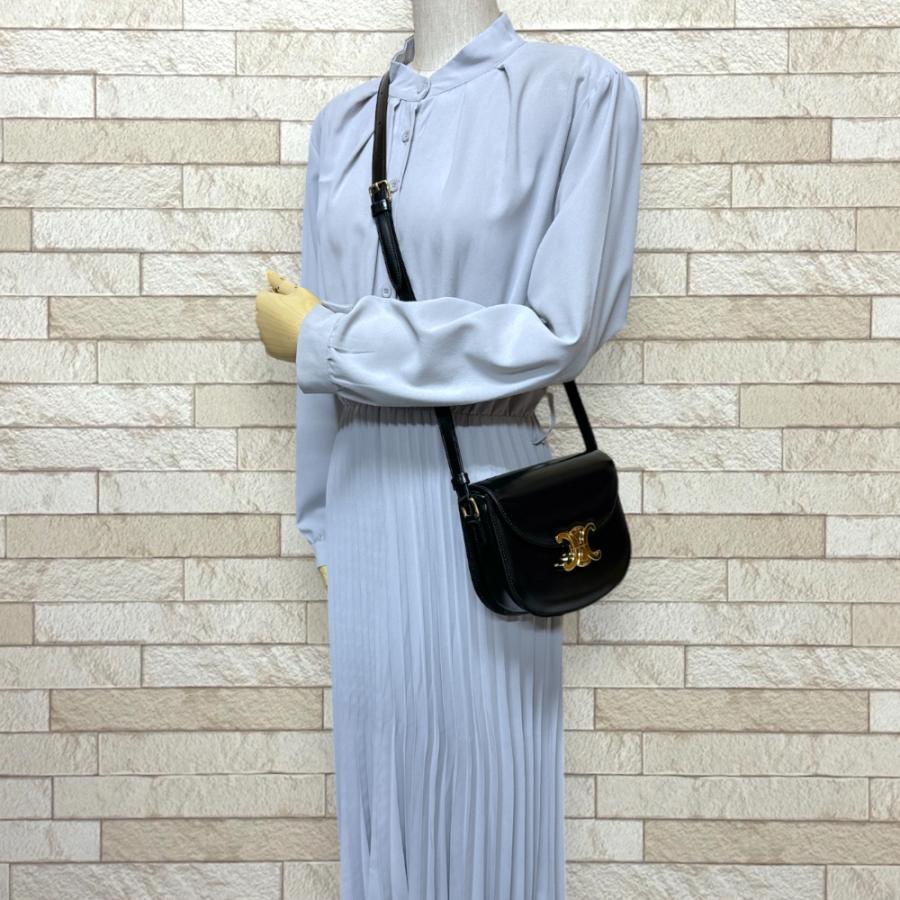 CELINE セリーヌ ブザス クレア トリオンフ ショルダーバッグ CELINE セリーヌ ブザス クレア トリオンフ ショルダーバッグ