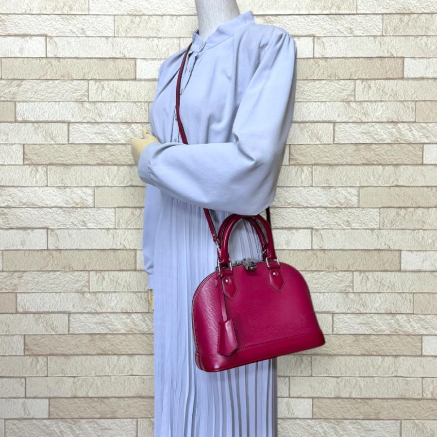 LOUIS VUITTON（ルイ・ヴィトン） アルマBB エピ ショルダーバッグ