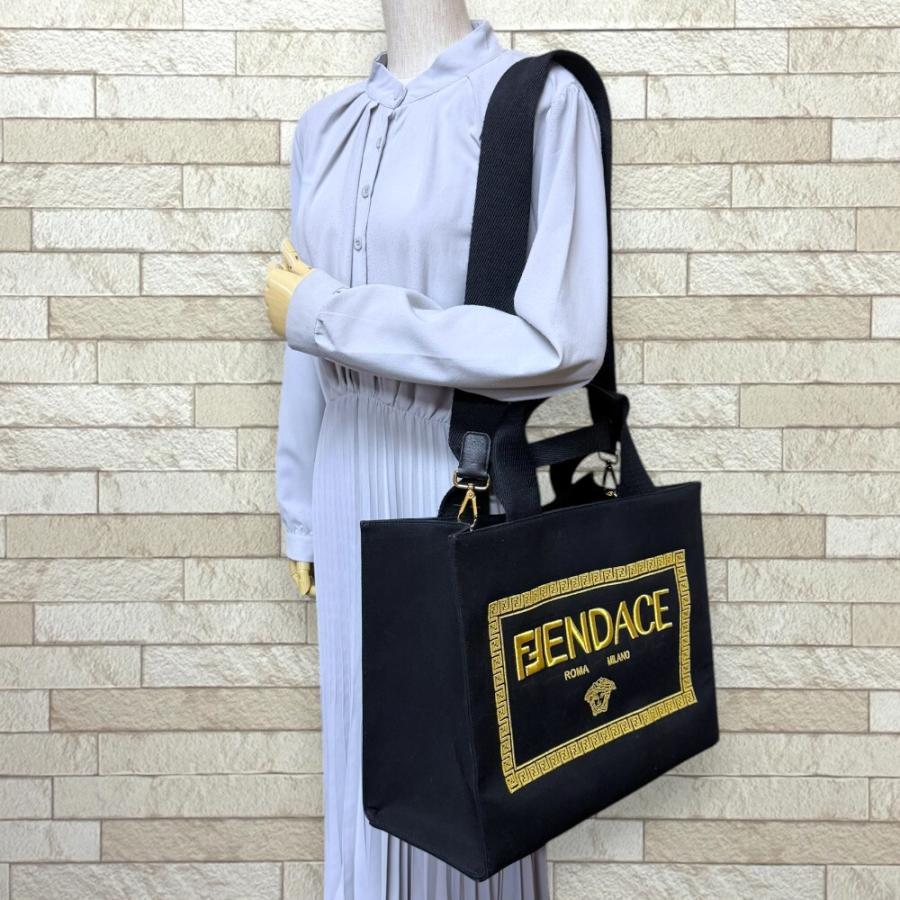 FENDI（フェンディ） FENDACE ショッパーバッグ ミディアム トート