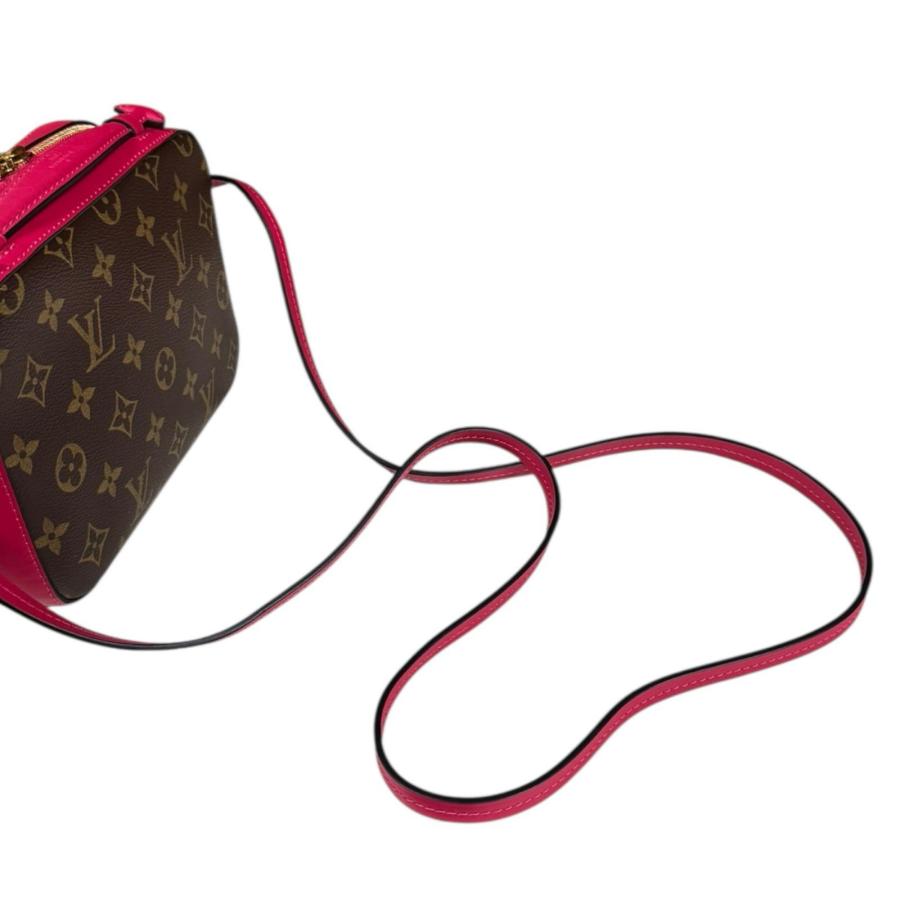 LOUIS VUITTON（ルイ・ヴィトン） サントンジュ モノグラム ショルダー