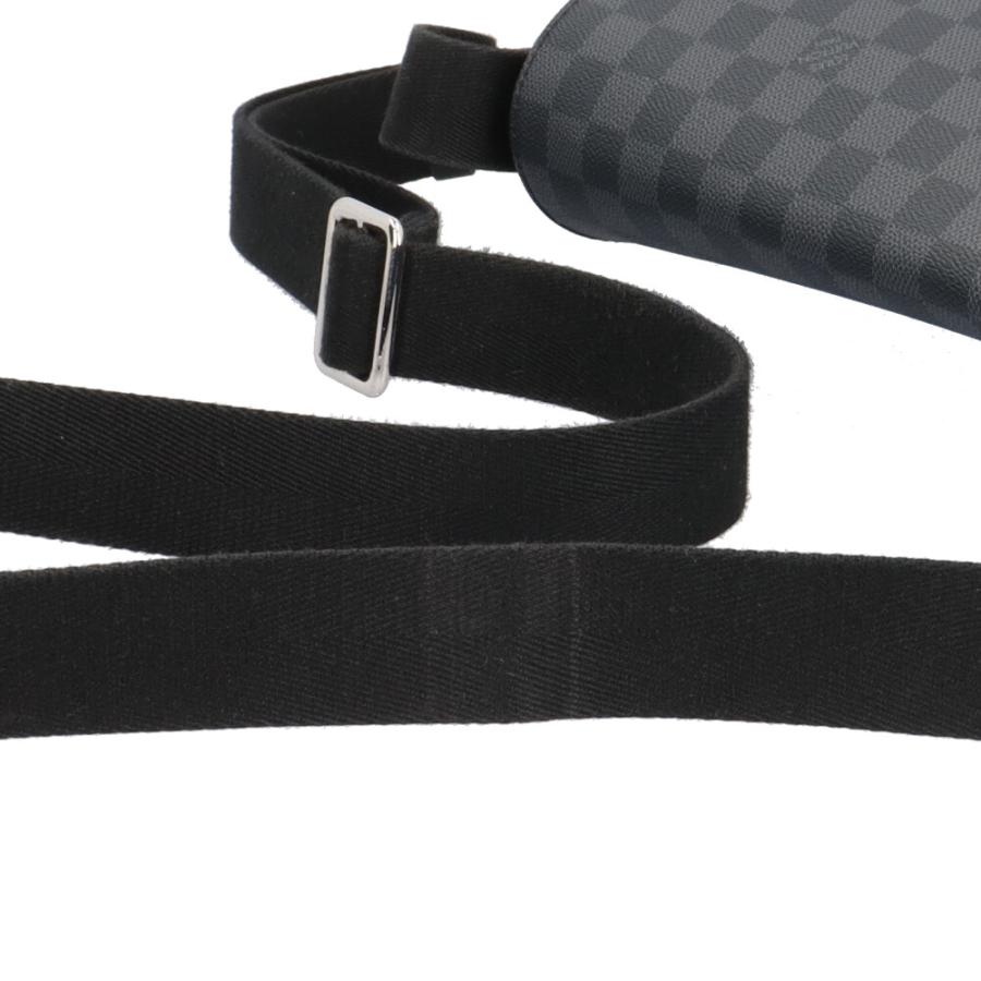 LOUIS VUITTON（ルイ・ヴィトン） ディストリクトGM ショルダーバッグ
