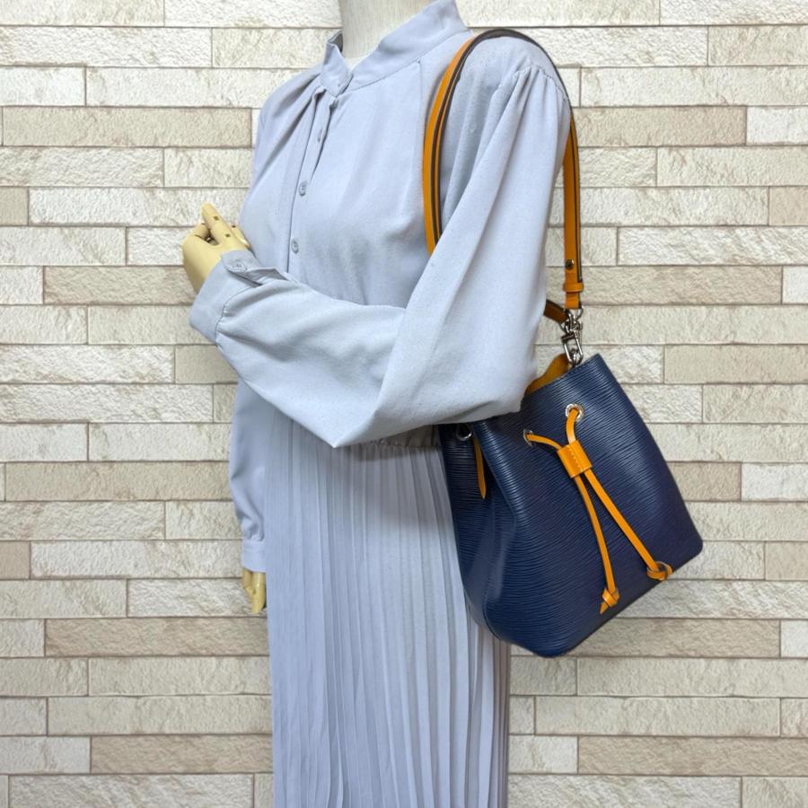 LOUIS VUITTON（ルイ・ヴィトン） ネオノエBB エピ ショルダーバッグ