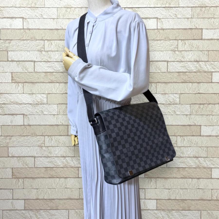 LOUIS VUITTON（ルイ・ヴィトン） ディストリクトMM NM ショルダー