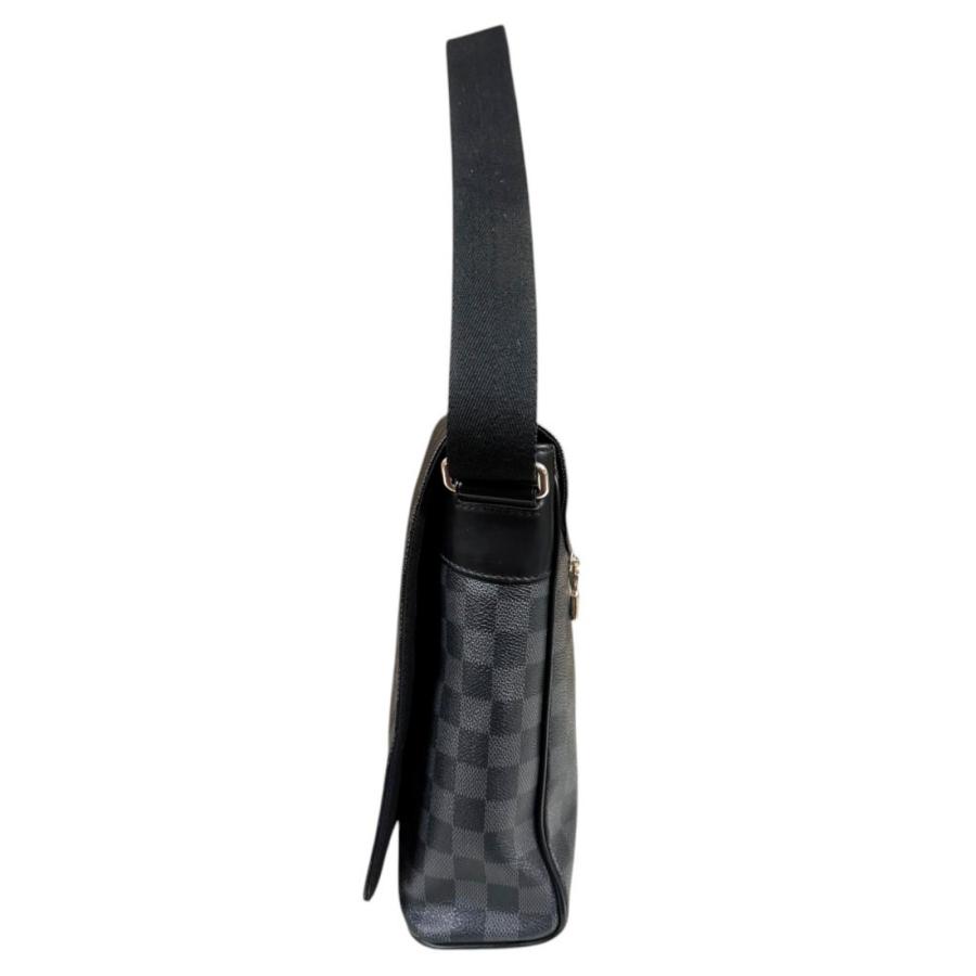 LOUIS VUITTON（ルイ・ヴィトン） ディストリクトMM NM ショルダー