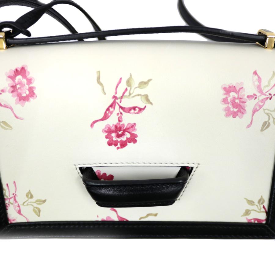 LOEWE（ロエベ） ショルダーバッグ フラワー柄 ホワイト 中古 限界