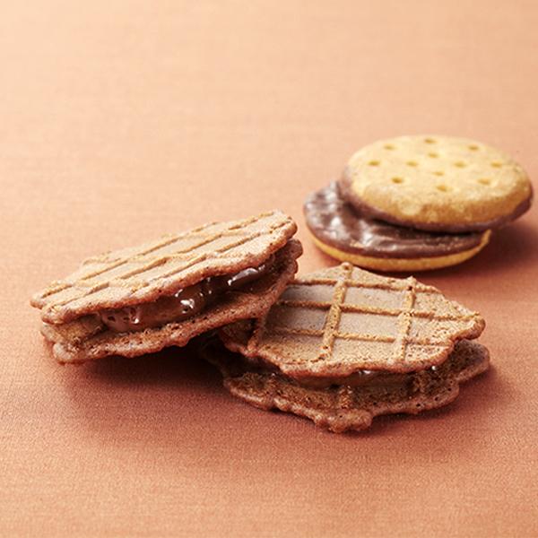 クリスマス お菓子 ギフト お歳暮 2025 まとめ買い スイーツ 退職 お礼の品 ポイント利用 爆買 個包装 クリスピーサンド ワッフル ショコラ 16個 | R.L | 05