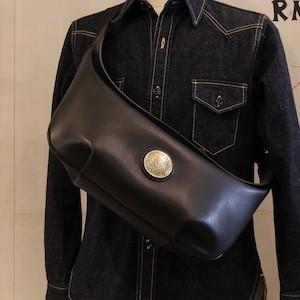 レッドムーン バッグ  REDMOON ボディバッグ  LONGSHIP-LGM Lサイズ ショルダーバッグ オイルレザー 51mmコンチョの画像