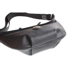 【美品】現行品 REDMOON レッドムーン レザー ボディバッグ コンチョ 黒 美品】現行品 REDMOON レッドムーン レザー ボディバッグ