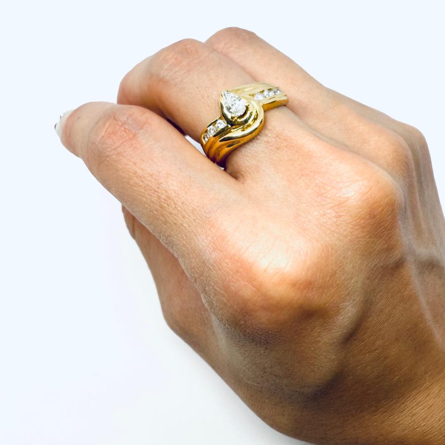 リング 18金 ダイヤモンド 0.30ct 0.27ct しずく ティアドロップ 指輪