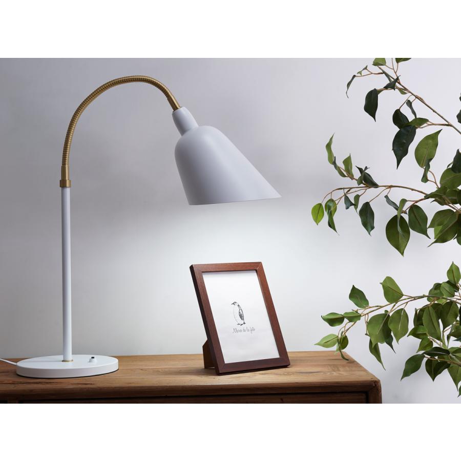 Arne Jacobsen (アルネ・ヤコブセン) Bellevue Lamp AJ8 テーブル