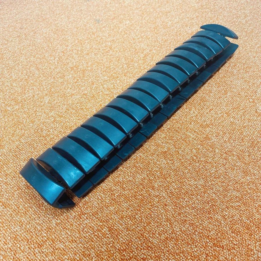 履帯1ユニット分（履板34枚）