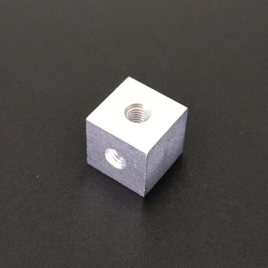 アルミ垂直取付スペーサーM3/10mm角（VAL-310E） | ブランド登録なし