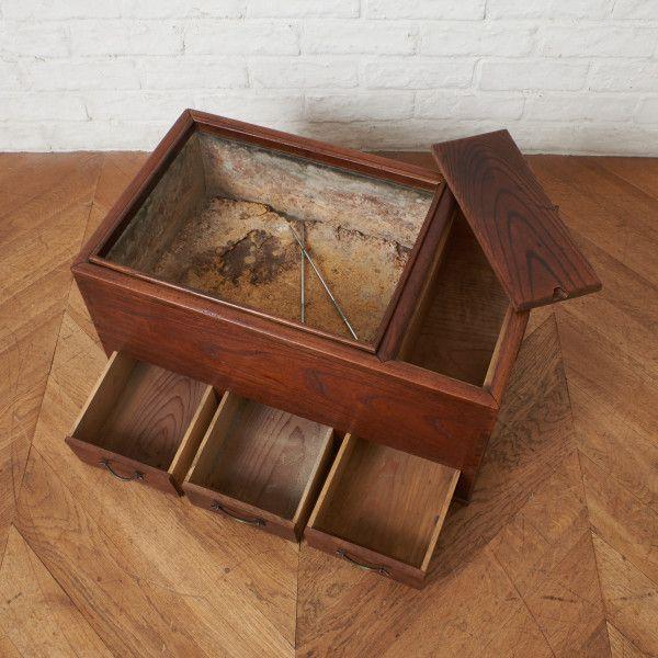 関東火鉢 長火鉢 角火鉢 囲炉裏 欅 ケヤキ 天然木 茶道具 古民具 台座付き 長火鉢 角火鉢 関東火鉢 囲炉裏 総欅 ケヤキ無垢 昭和 アンティーク