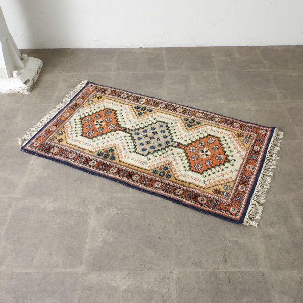 手織りウールの敷物.