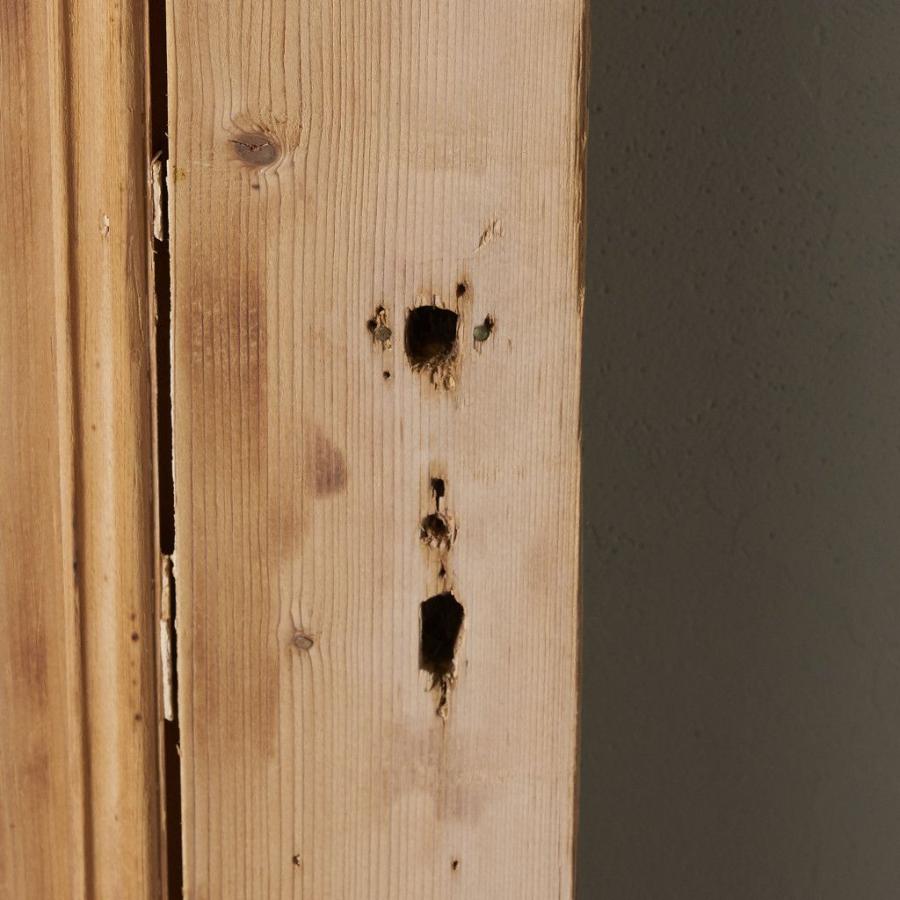 英国 アンティーク ウッドドア 古木 無垢材 パイン 木製 建材 建具 扉 ブロカント DIY ショップ ディスプレイ リノベーション 64214の画像