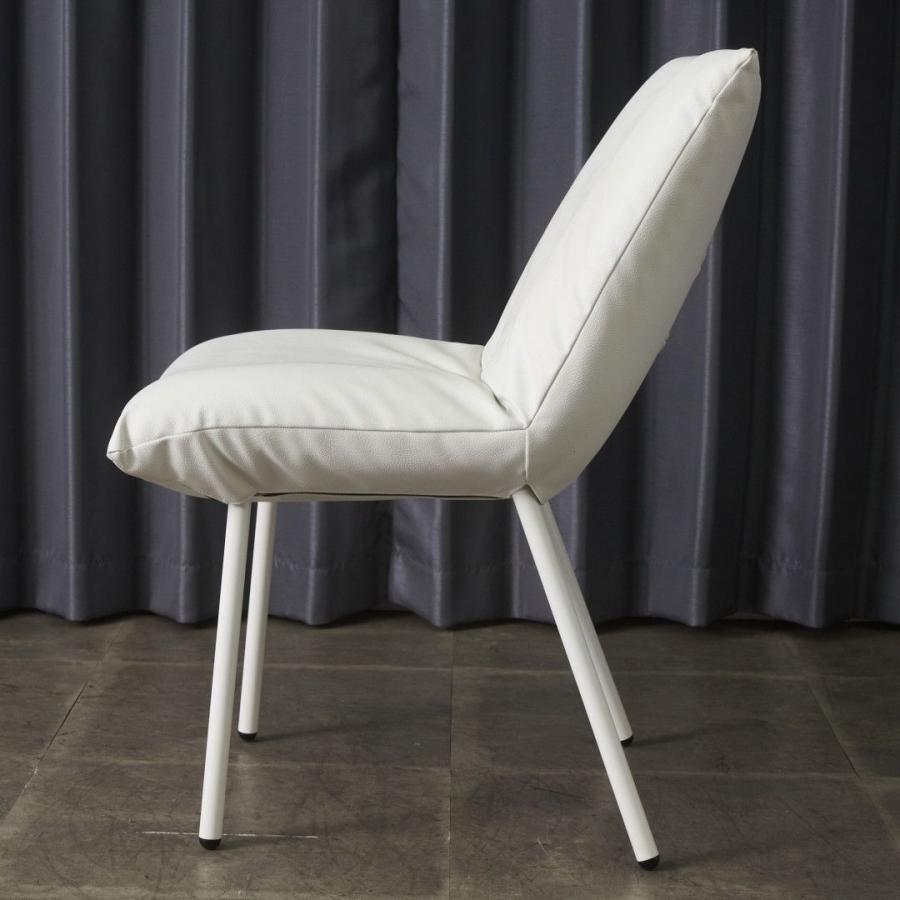 ダイニングチェア リーンロゼ ligne roset ROSETCalin ロゼカラン PVCレザー(1) 合皮 スチール脚 モダンデザイン フレンチモダン コンテンポラリー ラグジュアリー パスカルムールグ ROSETCalin ロゼカラン | ligne roset | リーン・ロゼ公式サイト