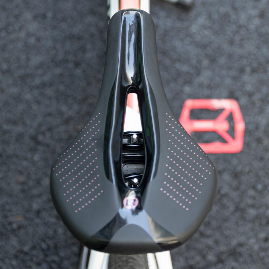 ROCKBROS 自転車 サドル 交換 スポーツサドル 幅広 ラウンド形状 ROCKBROS 自転車 サドル 交換 スポーツサドル 幅広 ラウンド形状