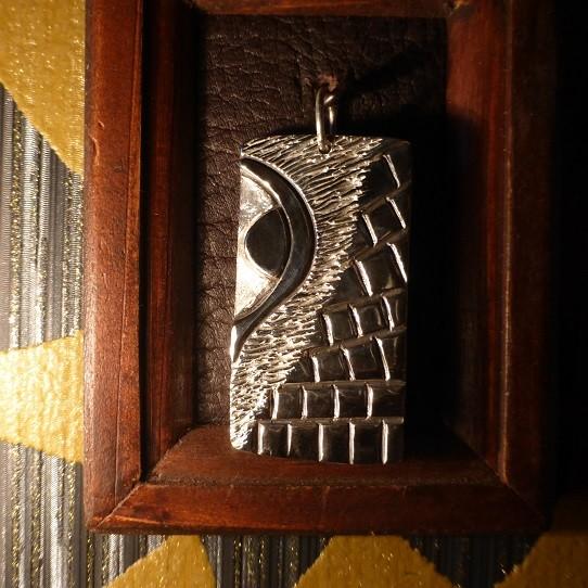 銀画(大)「全てを見抜く目」 |  | 02