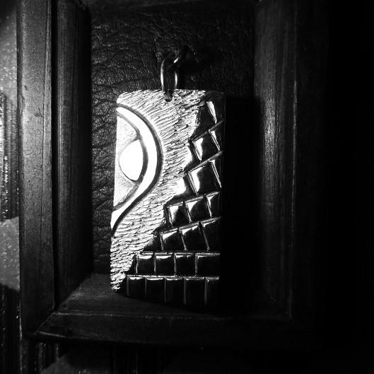 銀画(大)「全てを見抜く目」 |  | 05