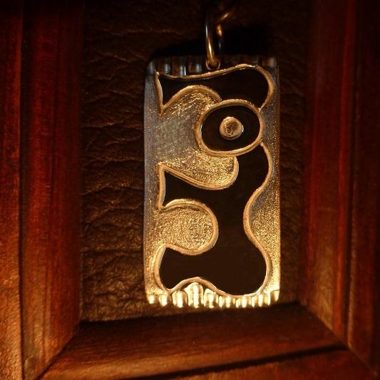 銀画「横向きの愛(ブララリゴ)」 |  | 01