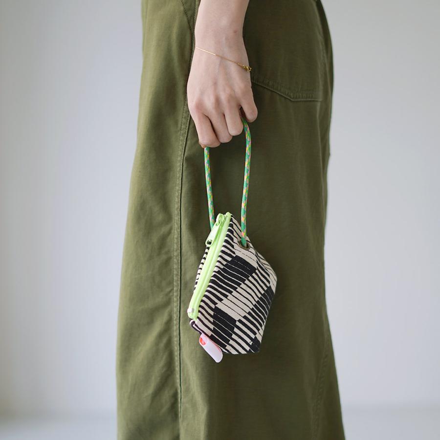 MIKAMI（ミカミ） コットンツイル キャンピングポーチ5 / 小物入れ ユニセックス 綿100％ 総柄 アニマル ファスナー |  | 18