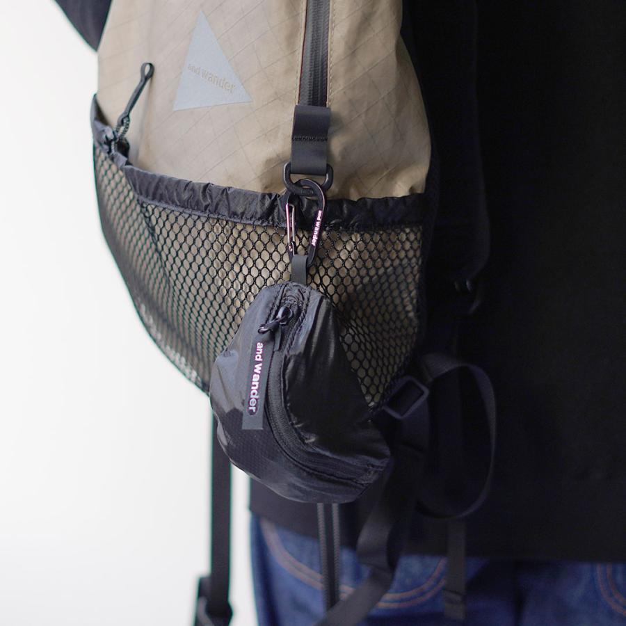 AND WANDER（アンドワンダー） シル ミニポーチ 撥水 / カラビナ 小物入れ | and wander | 16