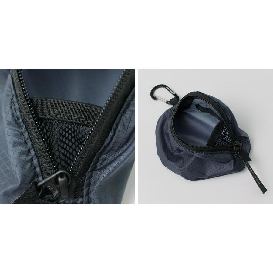 AND WANDER（アンドワンダー） シル ミニポーチ 撥水 / カラビナ 小物入れ | and wander | 18