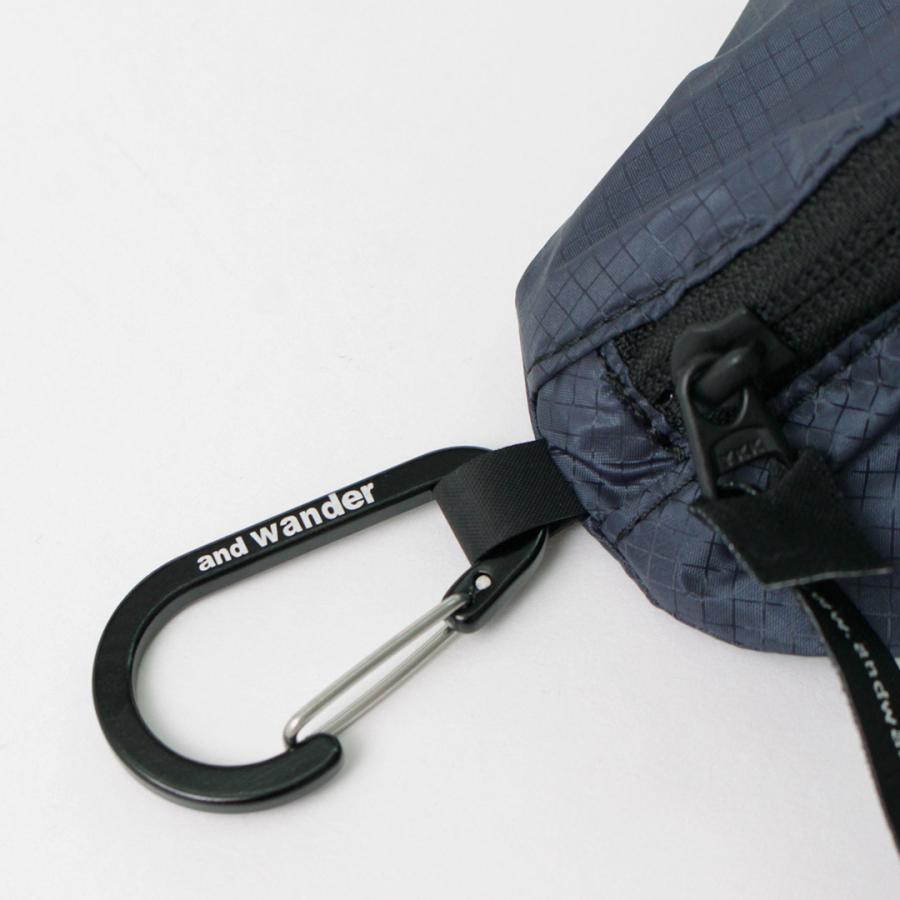 AND WANDER（アンドワンダー） シル ミニポーチ 撥水 / カラビナ 小物入れ | and wander | 15