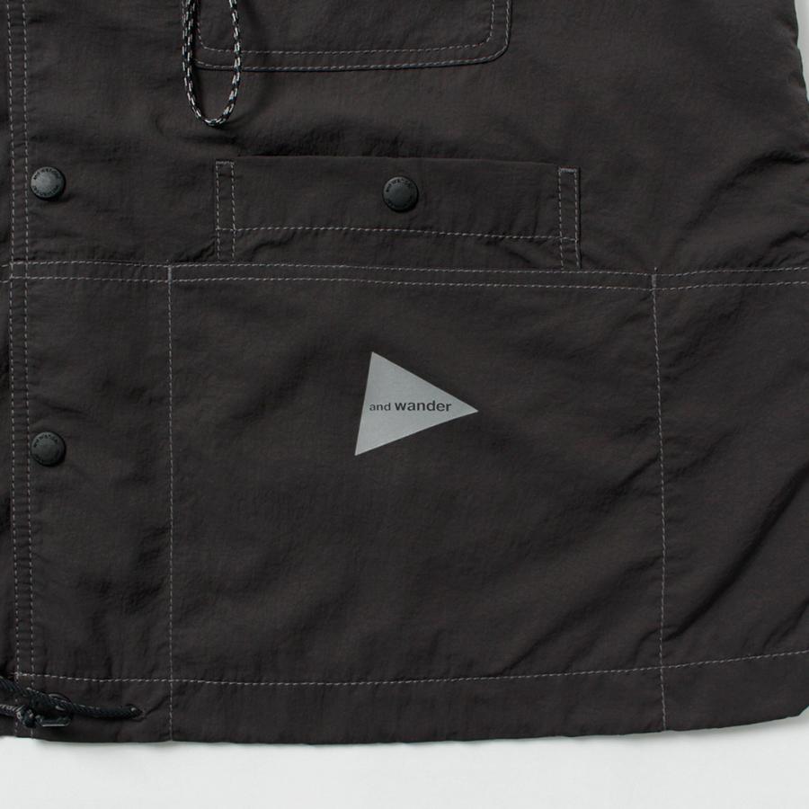 and wander（アンドワンダー） クリンクル ナイロン シャツジャケット