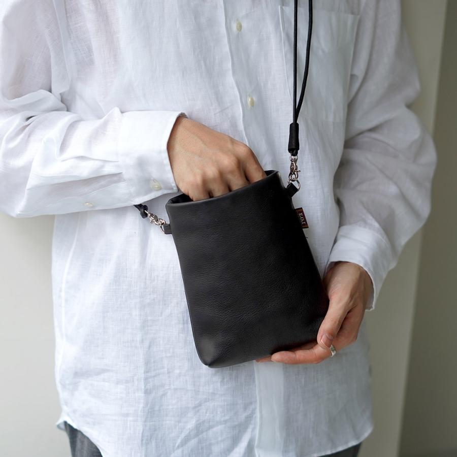 MR. OLIVE 黒 レザー サコッシュ MR.OLIVE（ミスターオリーブ） タイニー サコッシュ インパーマ