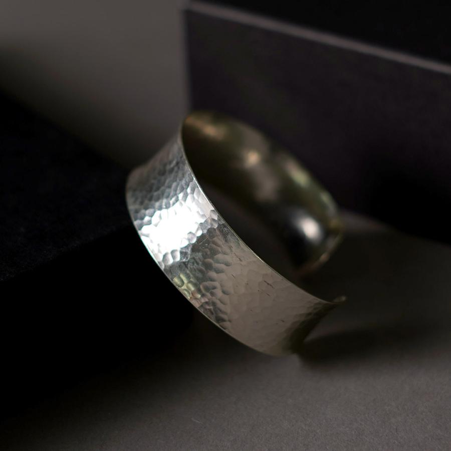 phaduA（パ・ドゥア） カレンシルバーバングル ハンマードアイズ 鎚目（つちめ）ワイド / メンズ レディース ブレスレット | ROCOCO | 02