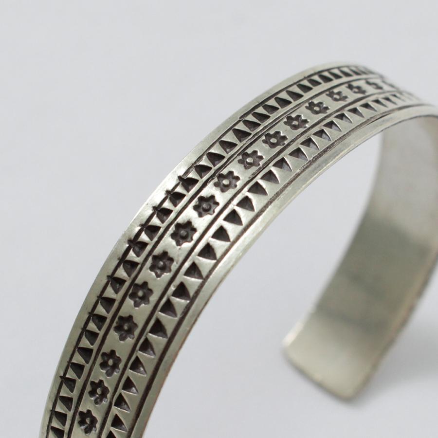 phaduA（パ・ドゥア） カレンシルバーバングル トライアングルフラワー / メンズ レディース ブレスレット ナバホ族 | ROCOCO | 08