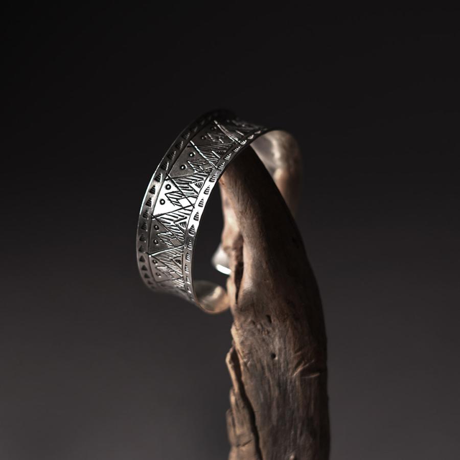 phaduA（パ・ドゥア） カレンシルバーバングル マウンテン ワイド / メンズ レディース ブレスレット | ROCOCO | 02