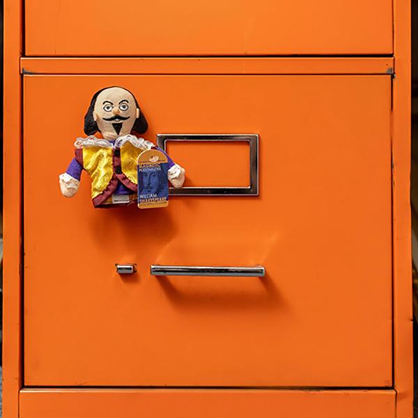 U.P.G. 指人形 ウィリアム・シェイクスピア Finger Puppet William Shakespeare 0104 |  | 02