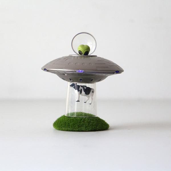 Hachette トイ&ブック ”UFO カウ アブダクション" UFO Cow Abduction |  | 01