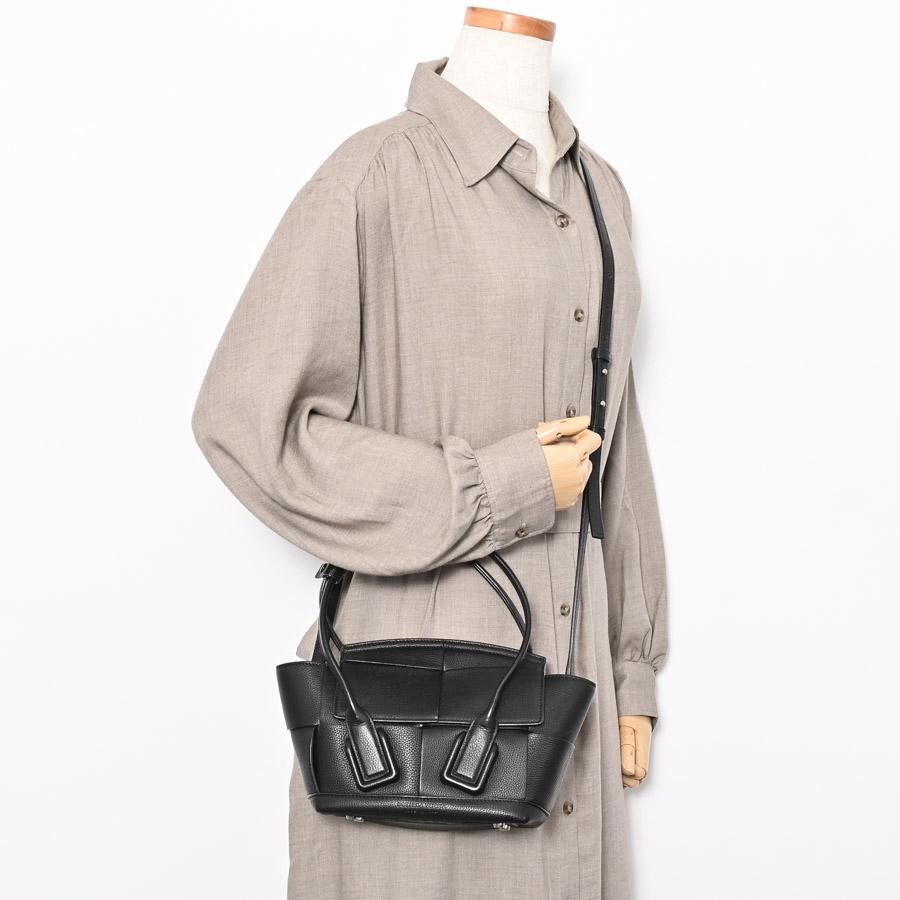 BOTTEGA VENETA（ボッテガ・ヴェネタ） ミニザアルコ ハンドバッグ