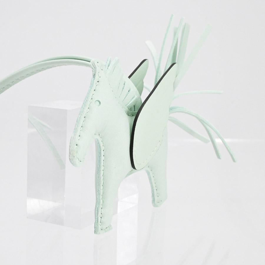 【新品未使用】2024年製エルメス ロデオペガサスPM チャーム 馬 ストラップ エルメス ロデオチャームペガサスPM ブラック/ブルーニュイ/ゴールド