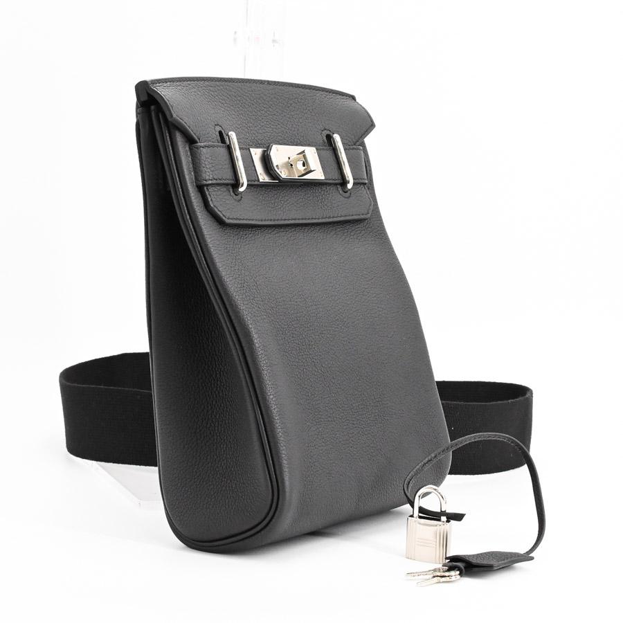 美品 アッカドPM ボディーバッグ ショルダーバッグ HERMES（エルメス） ケリーアッカドPM ボディバッグ ブラック ユニ