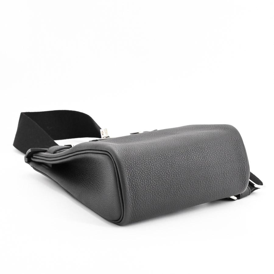 美品 アッカドPM ボディーバッグ ショルダーバッグ HERMES（エルメス） ケリーアッカドPM ボディバッグ ブラック ユニ