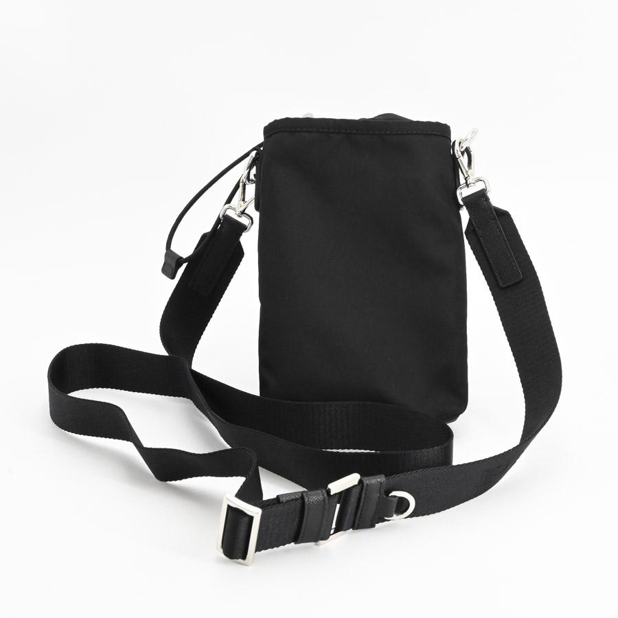 PRADA（プラダ） Re-Nylonスマートフォンケース ショルダーバッグ